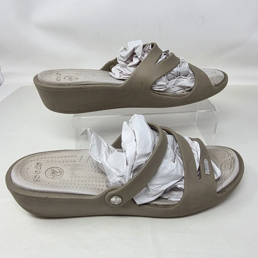Crocs Patricia Wedge Sandals Womens 11 Khaki Taupe Good Condition Slide Shoes